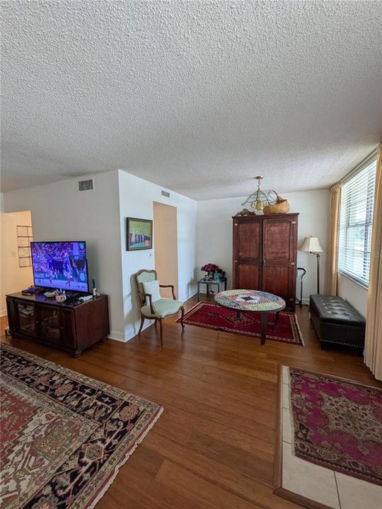 En Venta: $119,000 (1 camas, 1 baños, 925 Pies cuadrados)