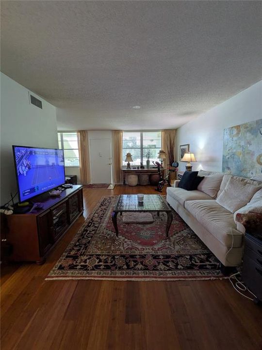 En Venta: $119,000 (1 camas, 1 baños, 925 Pies cuadrados)