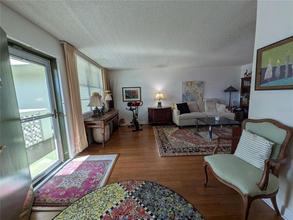 En Venta: $119,000 (1 camas, 1 baños, 925 Pies cuadrados)