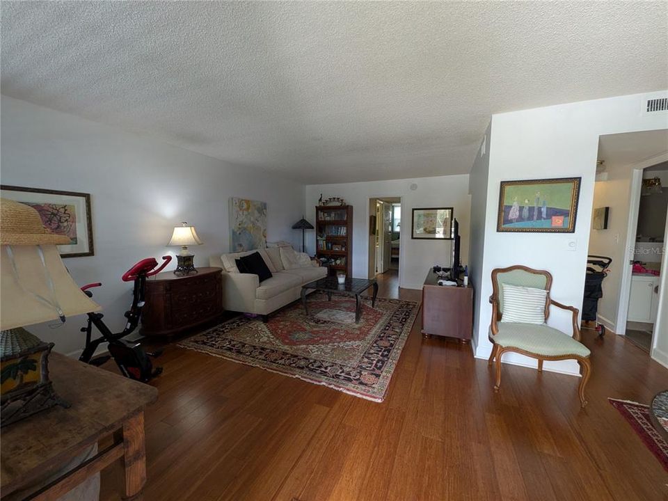 En Venta: $119,000 (1 camas, 1 baños, 925 Pies cuadrados)