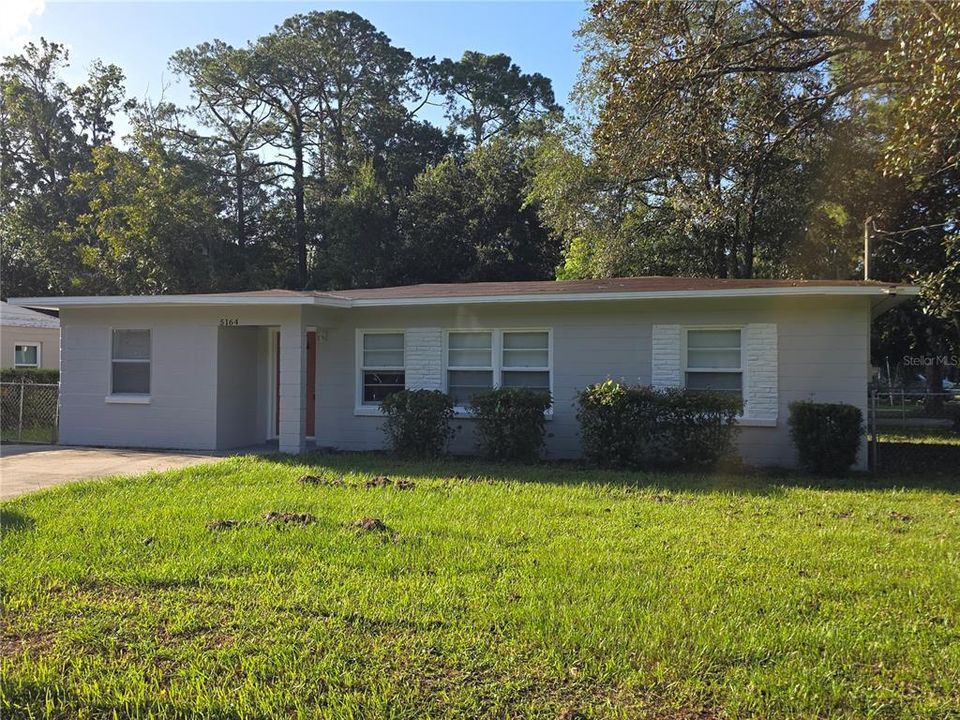 For Rent: $1,625 (4 beds, 2 baths, 1034 Square Feet)