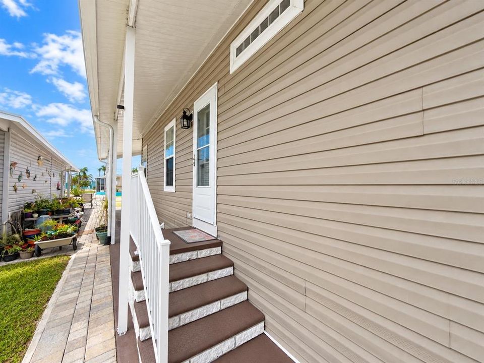 For Rent: $1,700 (2 beds, 2 baths, 1008 Square Feet)