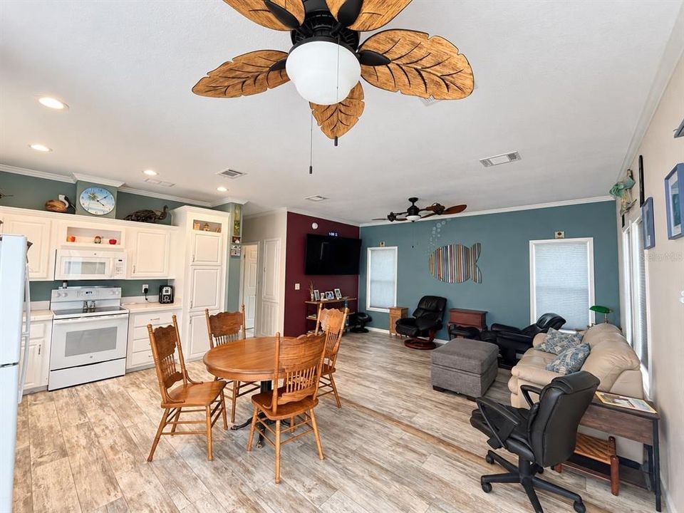 For Rent: $1,700 (2 beds, 2 baths, 1008 Square Feet)