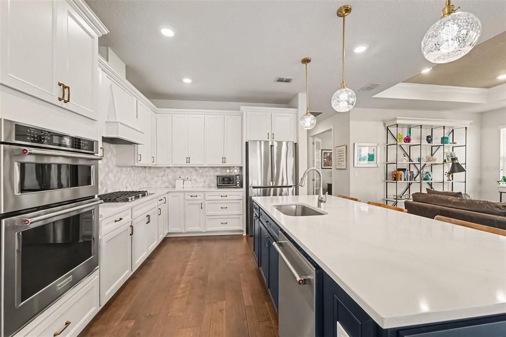 For Sale: $580,000 (2 beds, 2 baths, 1916 Square Feet)
