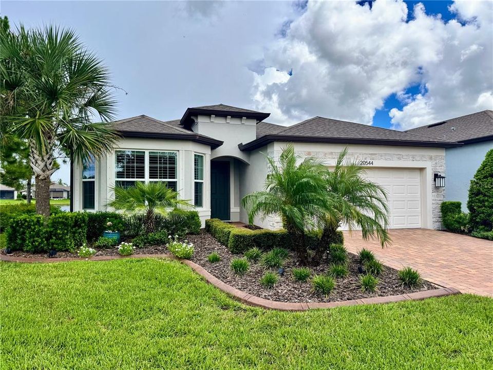 For Sale: $580,000 (2 beds, 2 baths, 1916 Square Feet)
