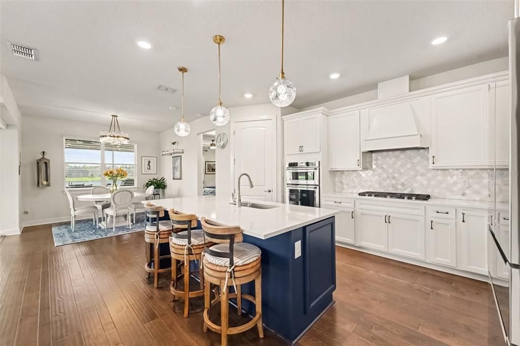 For Sale: $580,000 (2 beds, 2 baths, 1916 Square Feet)