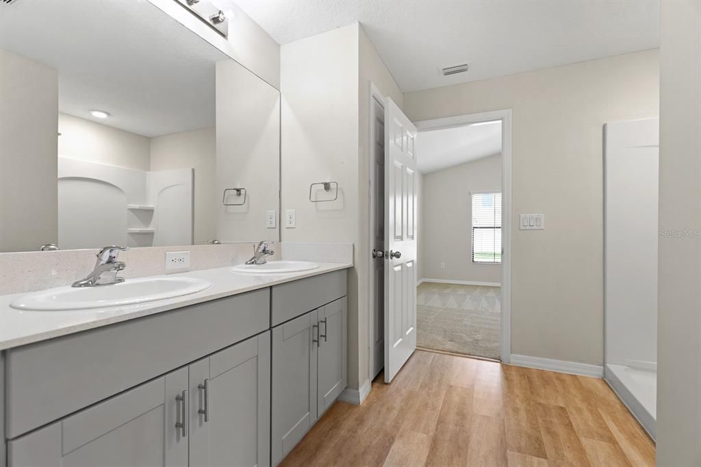 For Rent: $2,300 (3 beds, 2 baths, 1458 Square Feet)