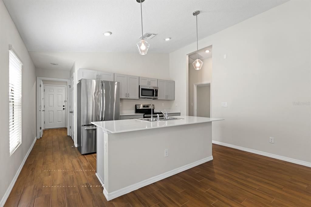 For Rent: $2,300 (3 beds, 2 baths, 1458 Square Feet)