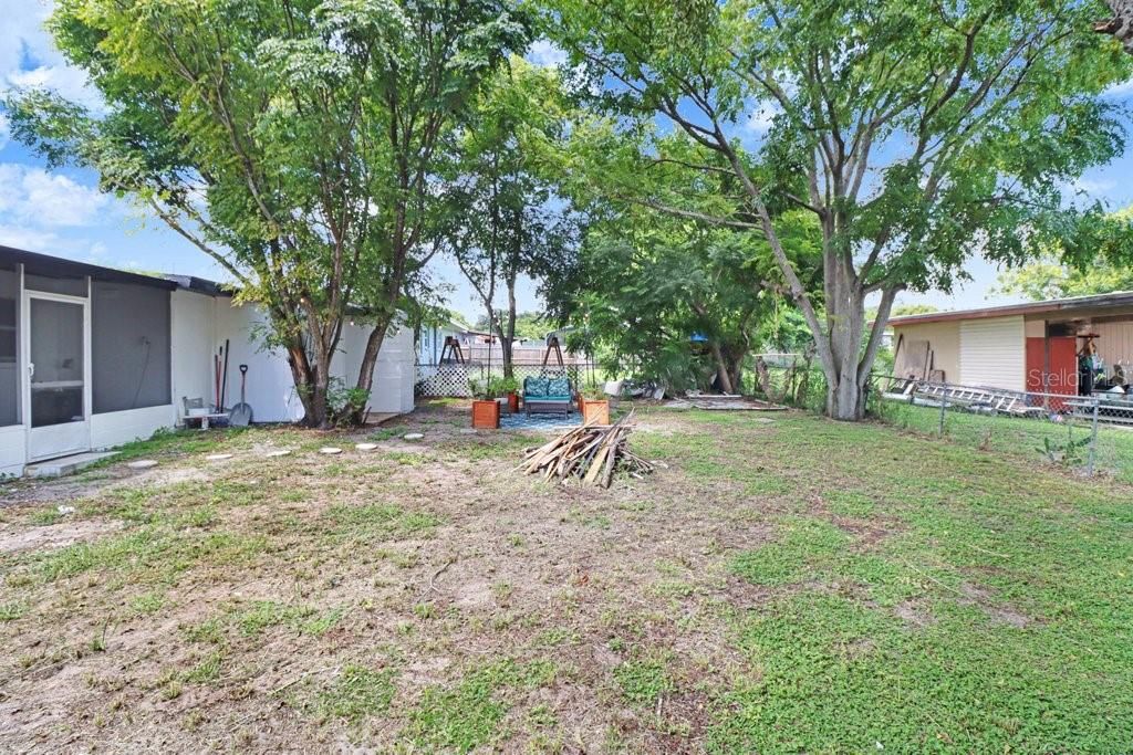 На продажу: $239,999 (3 спален, 1 ванн, 912 Квадратных фут)
