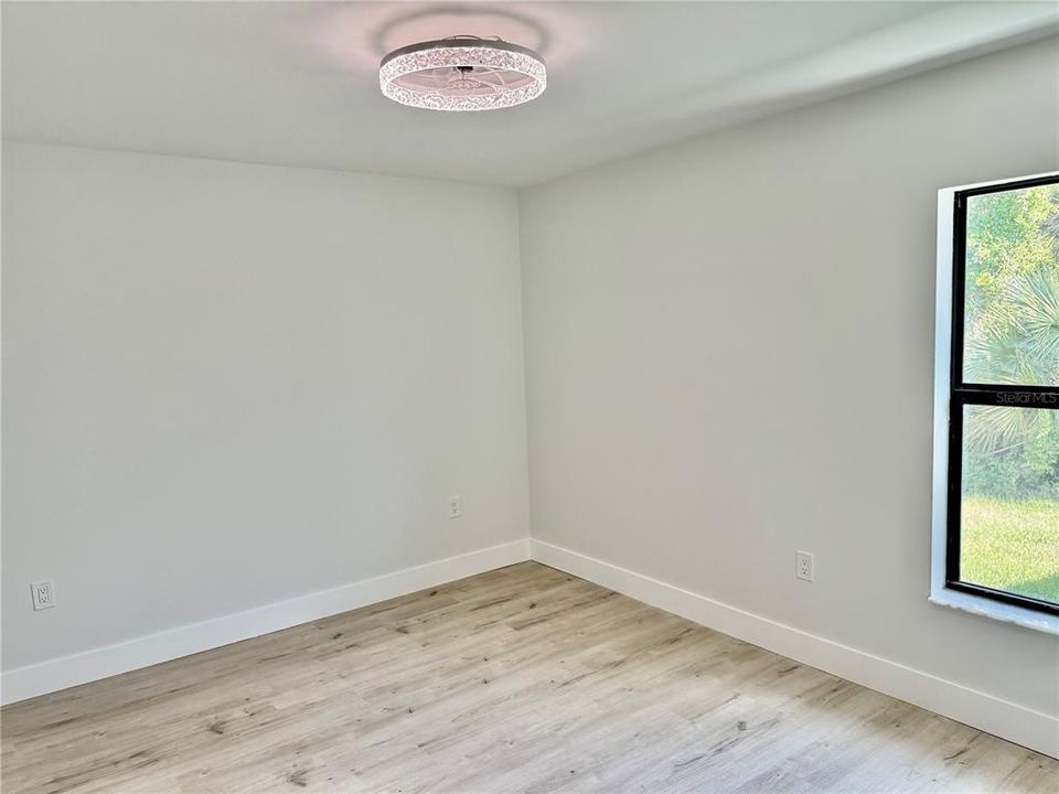For Rent: $1,750 (3 beds, 2 baths, 1384 Square Feet)