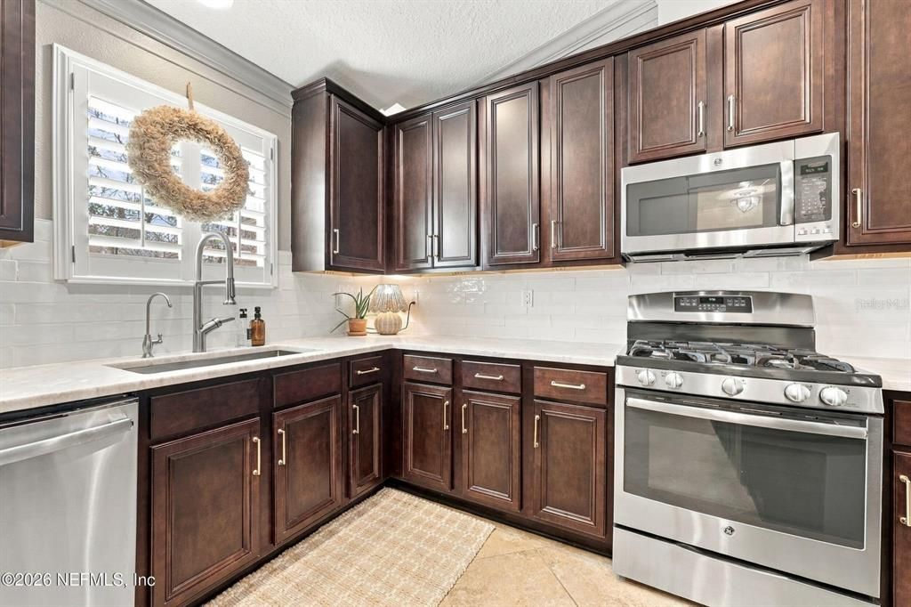 For Sale: $522,000 (4 beds, 3 baths, 1912 Square Feet)