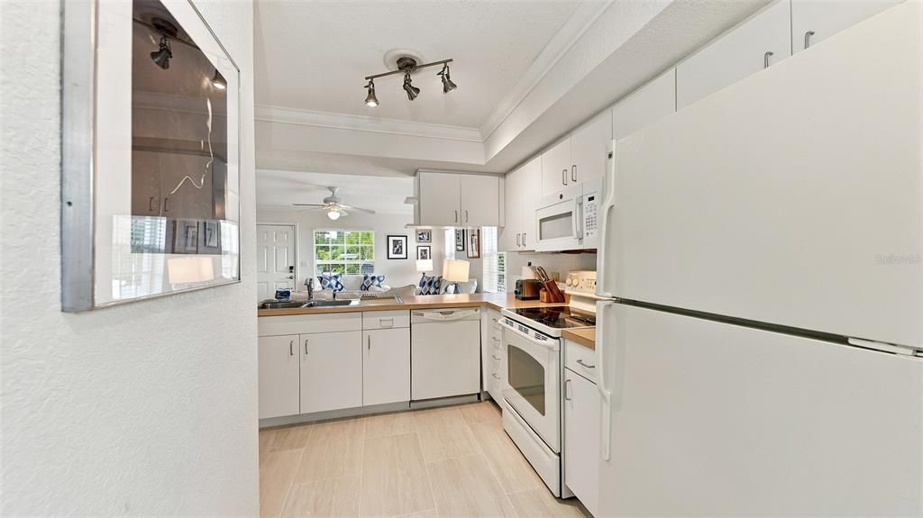 В аренду: $4,700 (4 спален, 2 ванн, 1622 Квадратных фут)