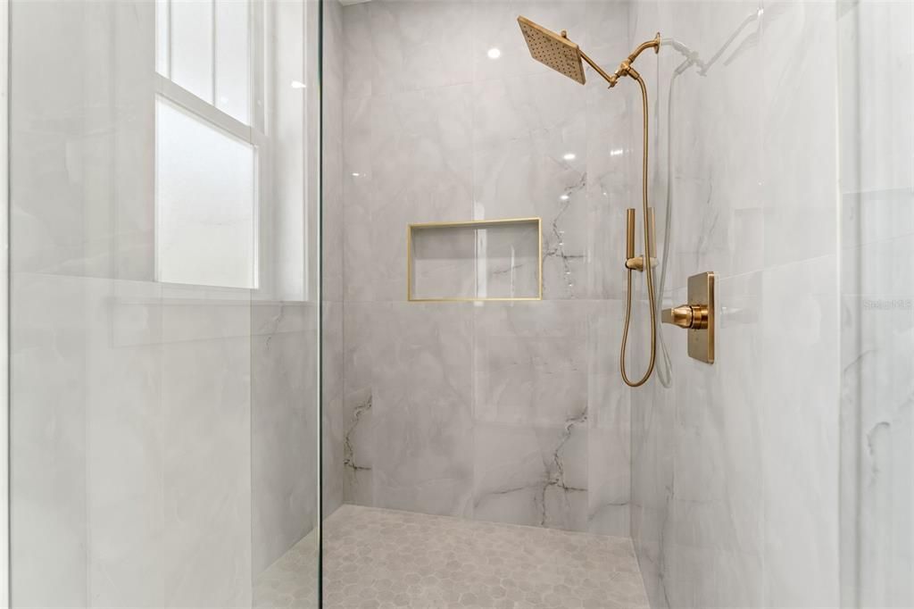 For Sale: $985,000 (4 beds, 3 baths, 2638 Square Feet)