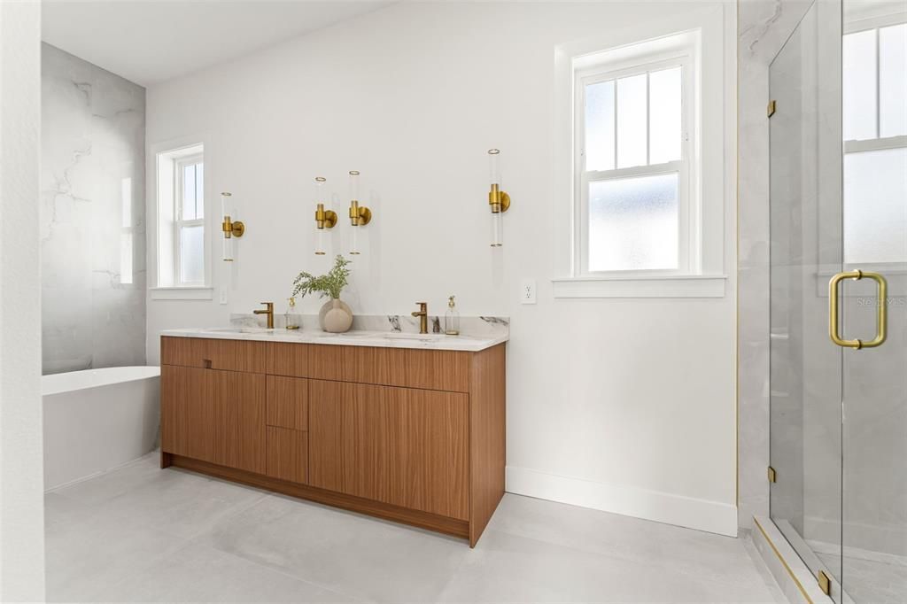 For Sale: $985,000 (4 beds, 3 baths, 2638 Square Feet)