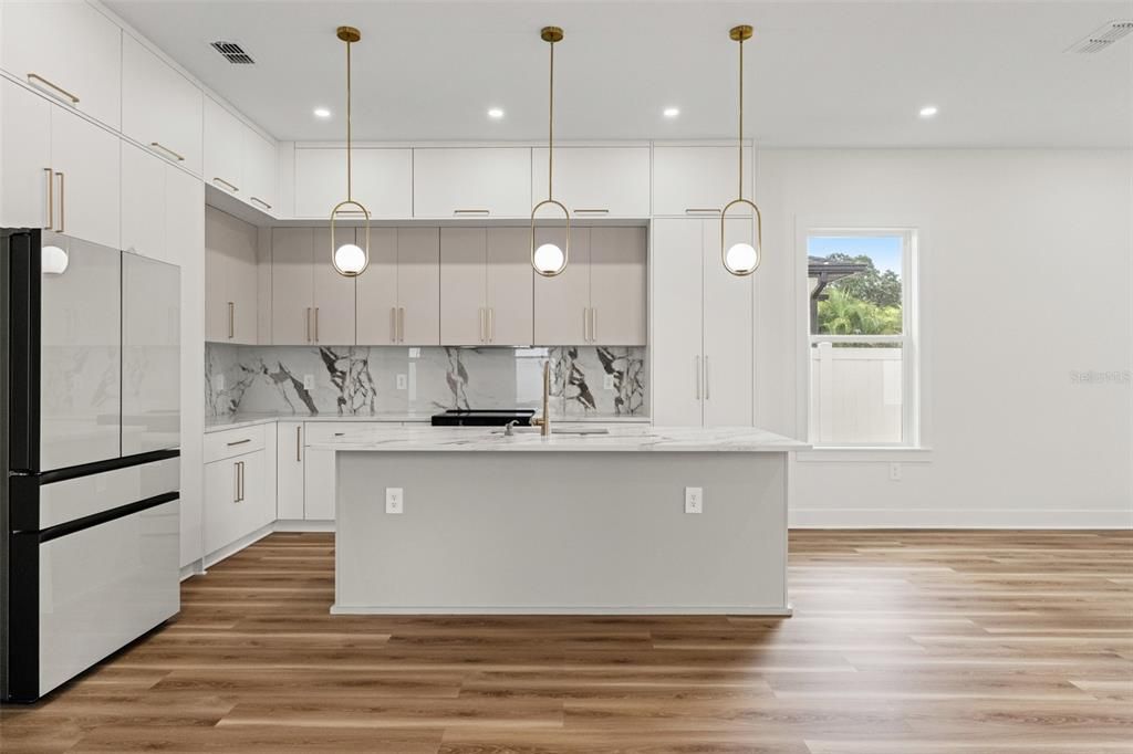 For Sale: $985,000 (4 beds, 3 baths, 2638 Square Feet)