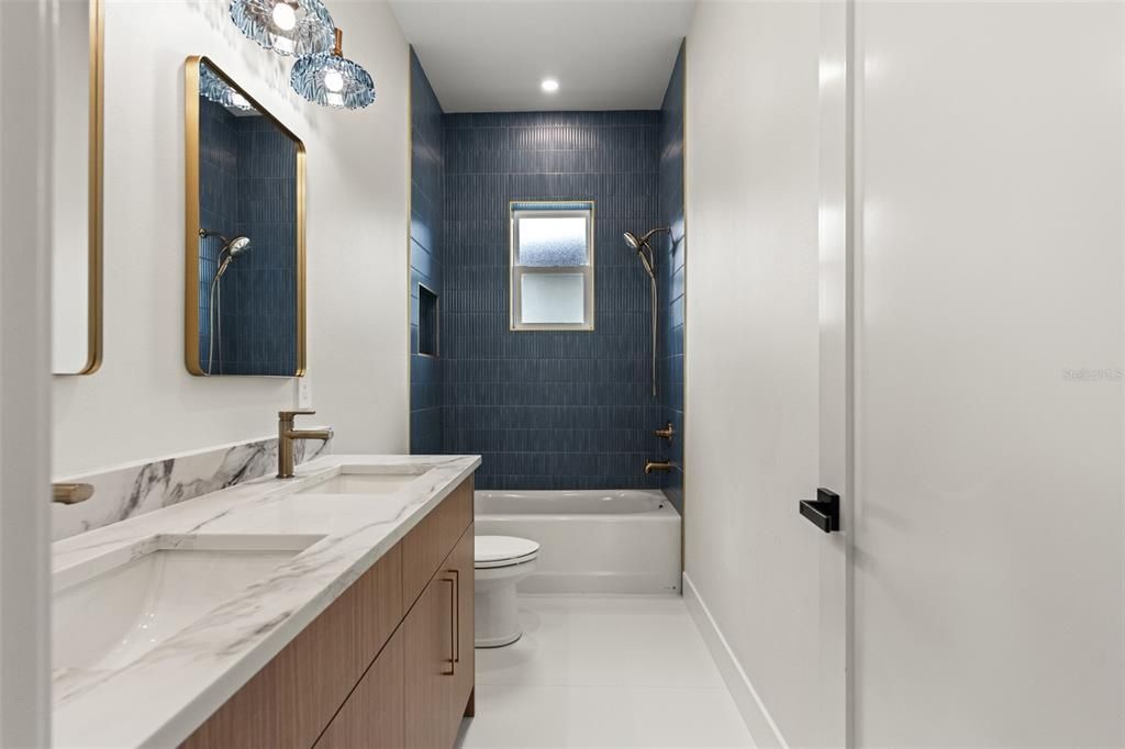 For Sale: $985,000 (4 beds, 3 baths, 2638 Square Feet)