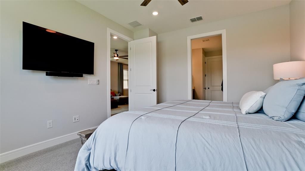 For Sale: $420,000 (2 beds, 2 baths, 1563 Square Feet)