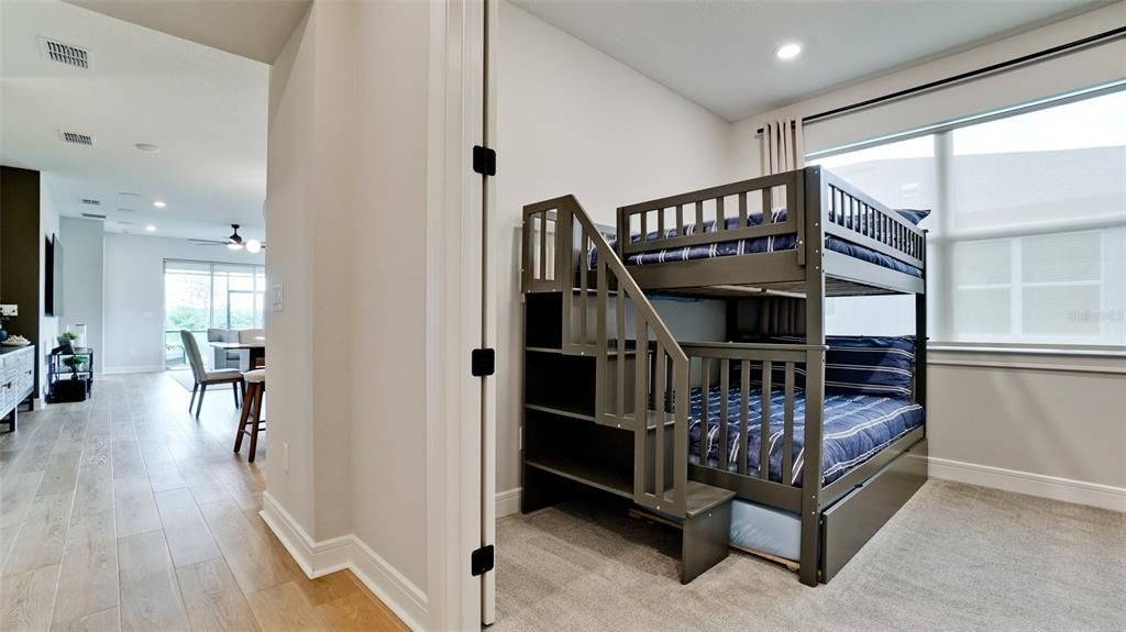 For Sale: $420,000 (2 beds, 2 baths, 1563 Square Feet)