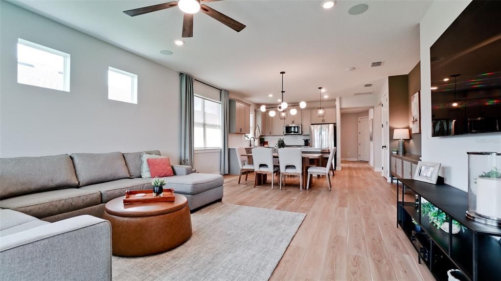 For Sale: $420,000 (2 beds, 2 baths, 1563 Square Feet)