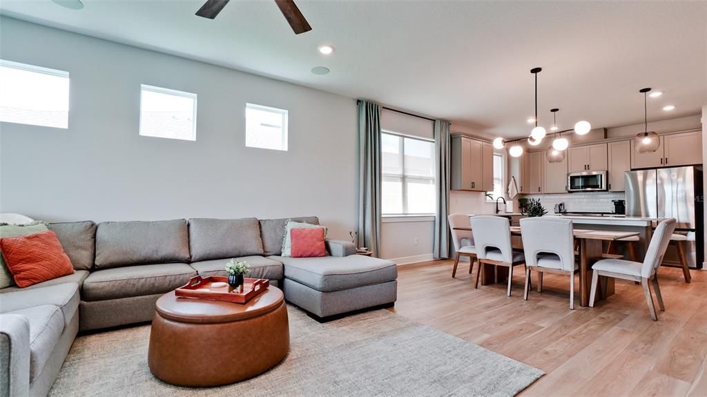 For Sale: $420,000 (2 beds, 2 baths, 1563 Square Feet)