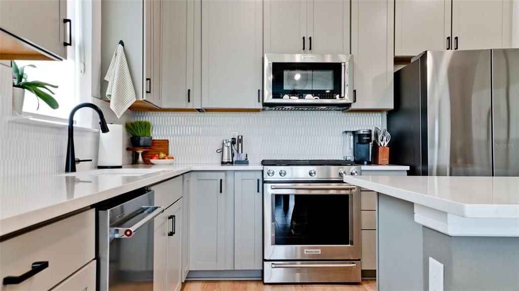 For Sale: $420,000 (2 beds, 2 baths, 1563 Square Feet)
