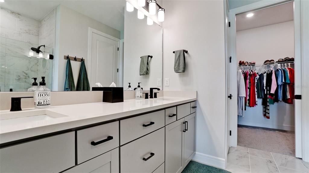 For Sale: $420,000 (2 beds, 2 baths, 1563 Square Feet)
