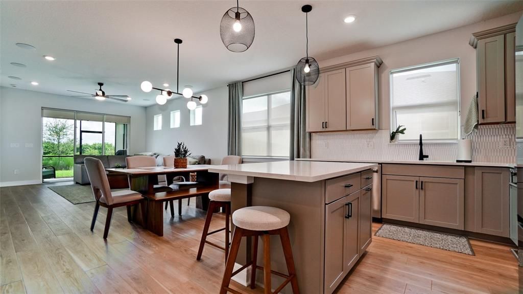 For Sale: $420,000 (2 beds, 2 baths, 1563 Square Feet)