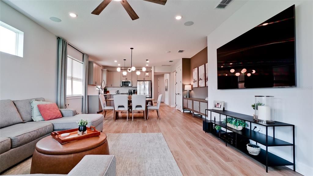 For Sale: $420,000 (2 beds, 2 baths, 1563 Square Feet)