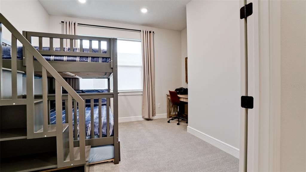 For Sale: $420,000 (2 beds, 2 baths, 1563 Square Feet)