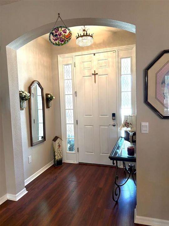 For Sale: $368,900 (3 beds, 2 baths, 1844 Square Feet)