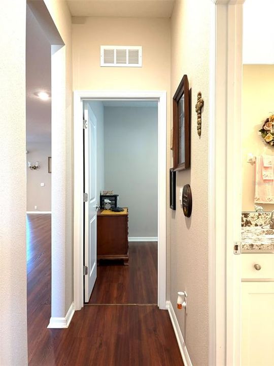 For Sale: $368,900 (3 beds, 2 baths, 1844 Square Feet)