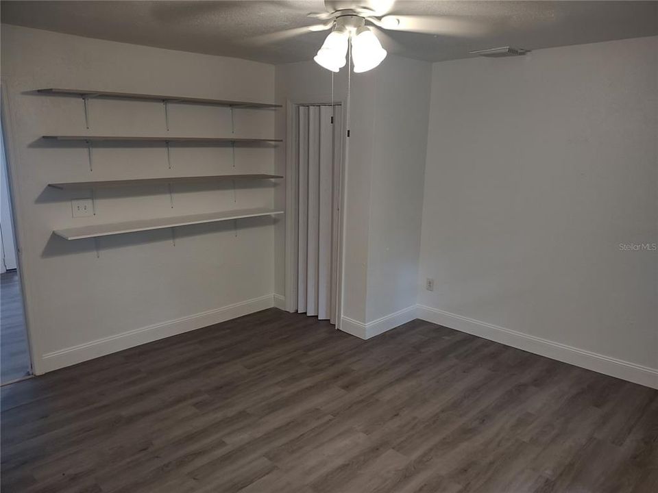 En Venta: $229,000 (4 camas, 2 baños, 1350 Pies cuadrados)