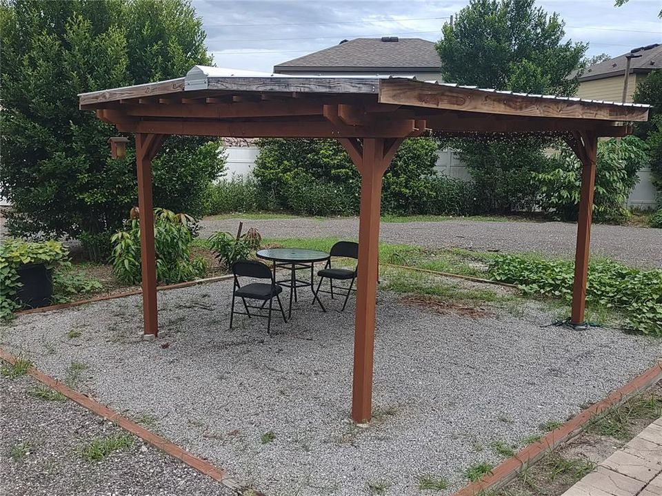 En Venta: $229,000 (4 camas, 2 baños, 1350 Pies cuadrados)