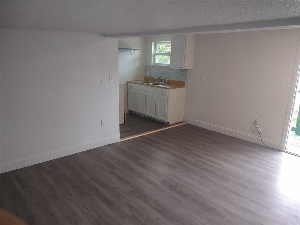 En Venta: $229,000 (4 camas, 2 baños, 1350 Pies cuadrados)
