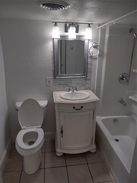 En Venta: $229,000 (4 camas, 2 baños, 1350 Pies cuadrados)