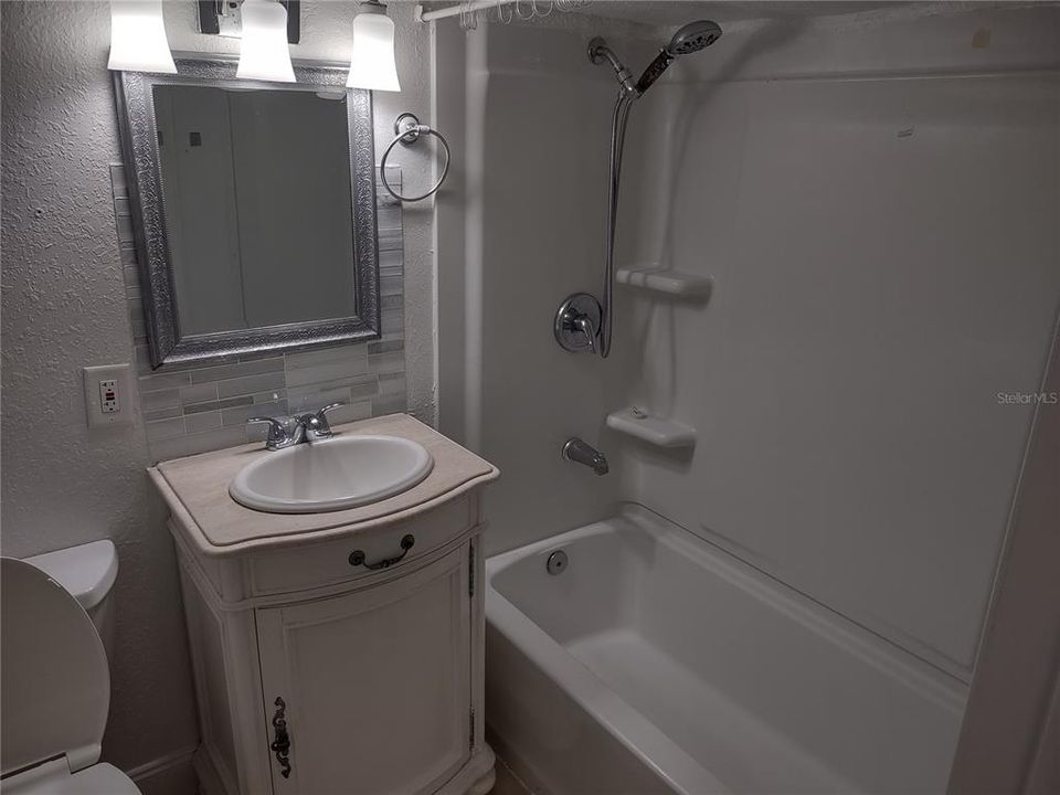 En Venta: $229,000 (4 camas, 2 baños, 1350 Pies cuadrados)