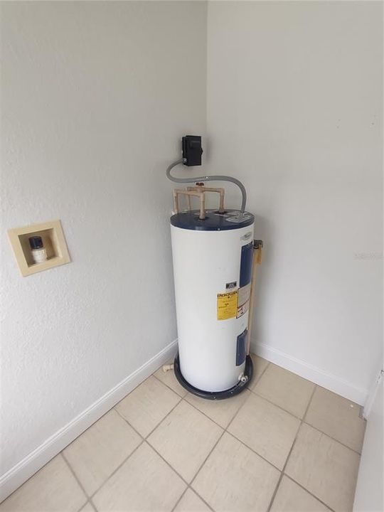 En Venta: $229,000 (4 camas, 2 baños, 1350 Pies cuadrados)
