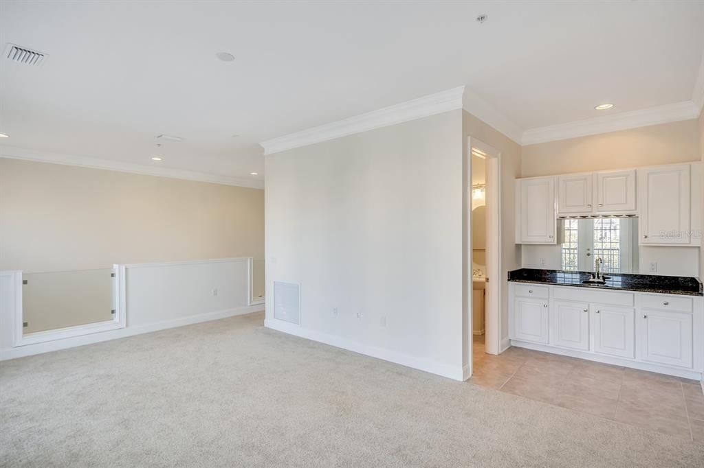 For Rent: $7,995 (3 beds, 3 baths, 4000 Square Feet)