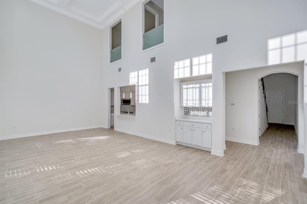 For Rent: $7,995 (3 beds, 3 baths, 4000 Square Feet)