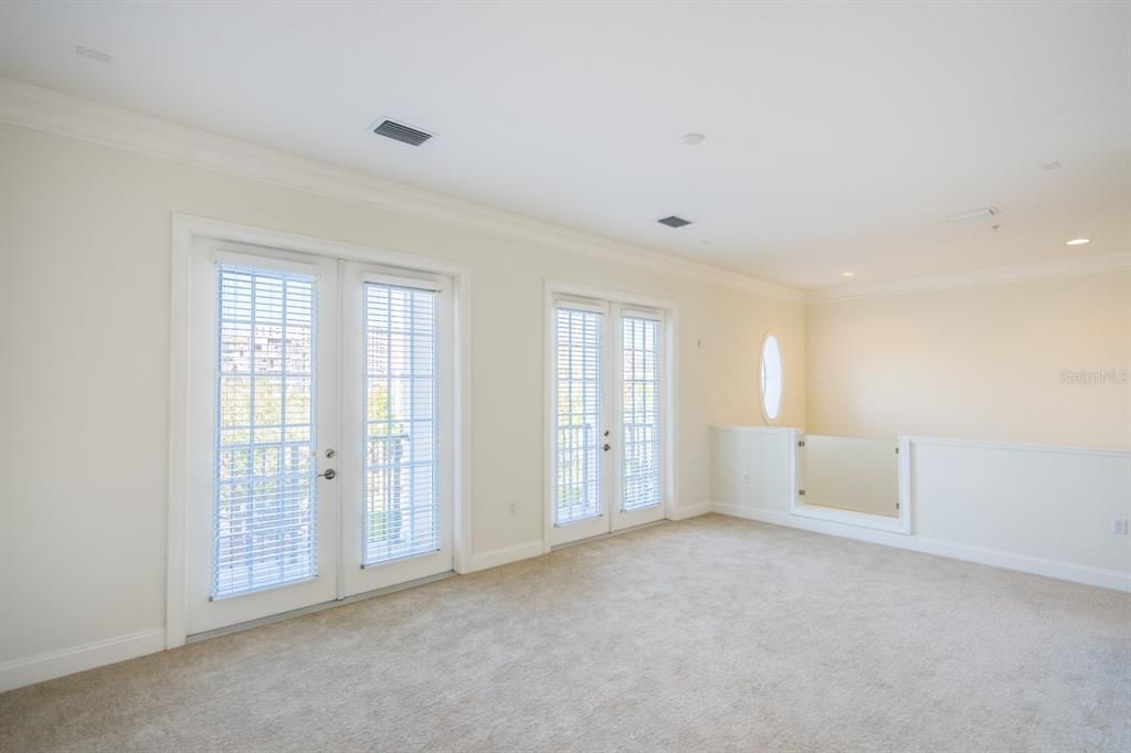 For Rent: $7,995 (3 beds, 3 baths, 4000 Square Feet)