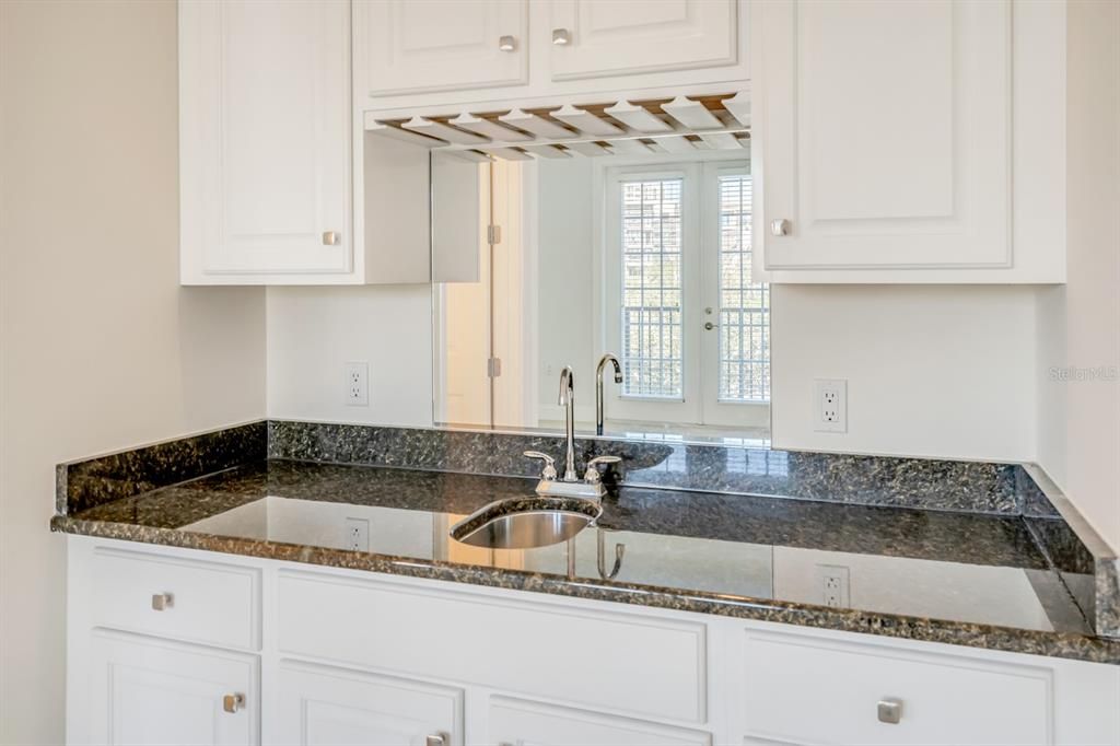 For Rent: $7,995 (3 beds, 3 baths, 4000 Square Feet)