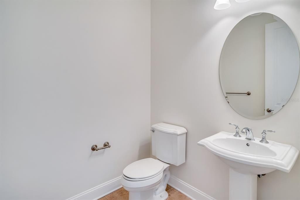 For Rent: $7,995 (3 beds, 3 baths, 4000 Square Feet)