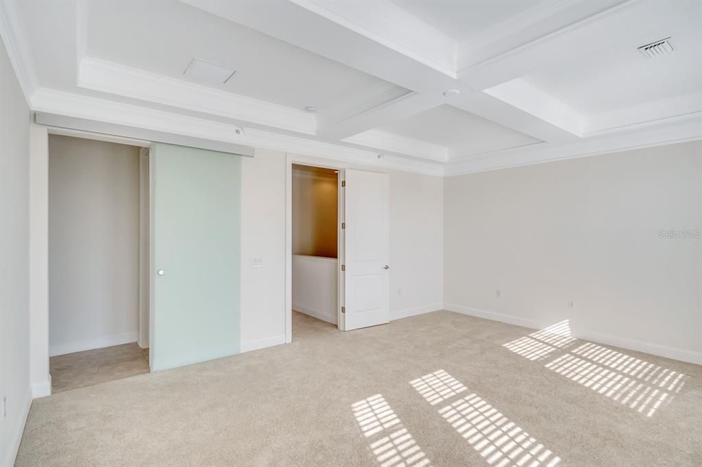 For Rent: $7,995 (3 beds, 3 baths, 4000 Square Feet)