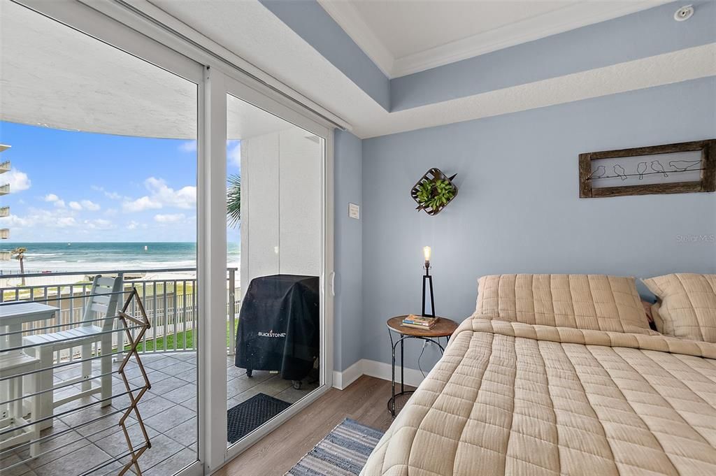 Active With Contract: $569,900 (3 beds, 3 baths, 1980 Square Feet)
