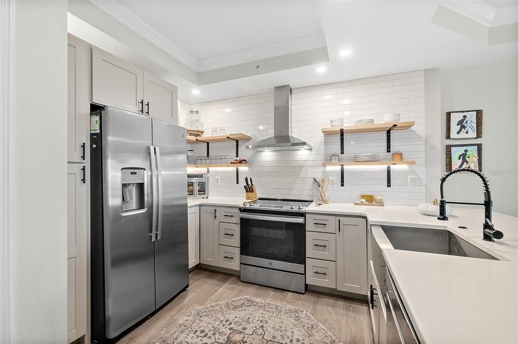 Active With Contract: $569,900 (3 beds, 3 baths, 1980 Square Feet)