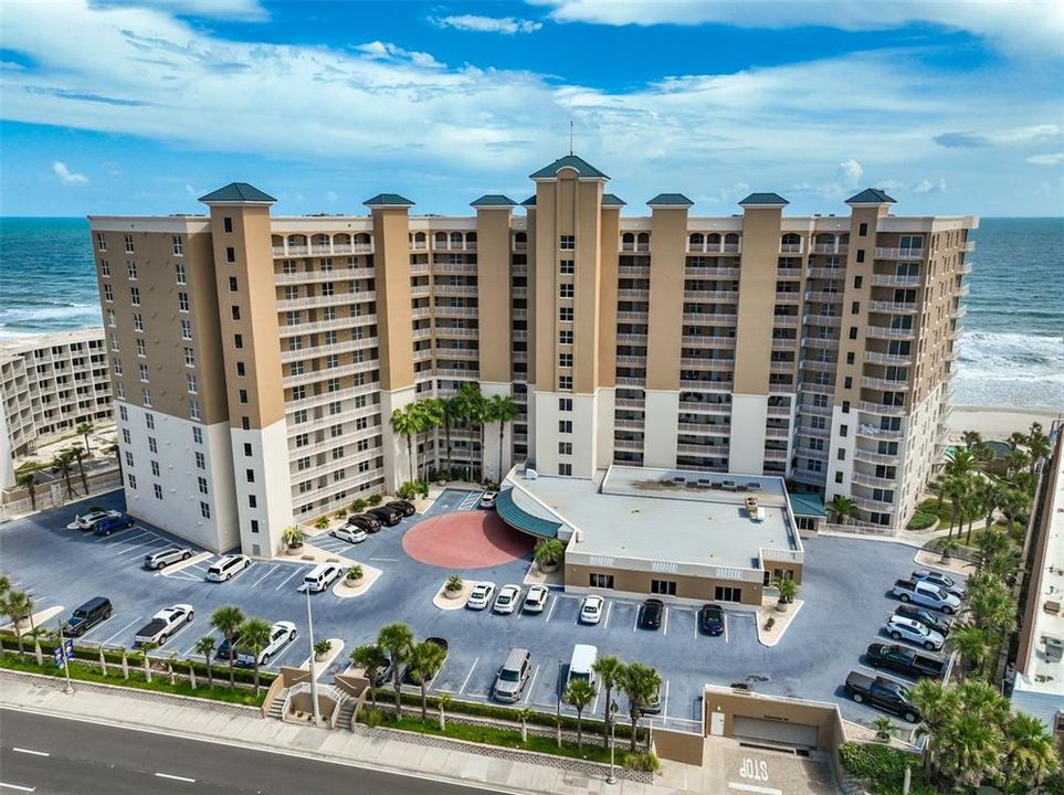 Active With Contract: $569,900 (3 beds, 3 baths, 1980 Square Feet)