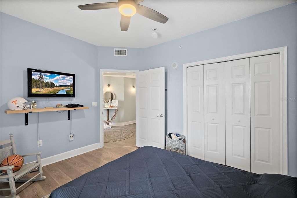 Active With Contract: $569,900 (3 beds, 3 baths, 1980 Square Feet)
