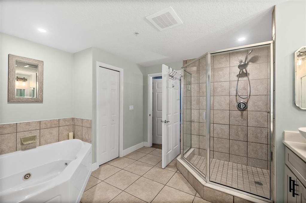 Active With Contract: $569,900 (3 beds, 3 baths, 1980 Square Feet)