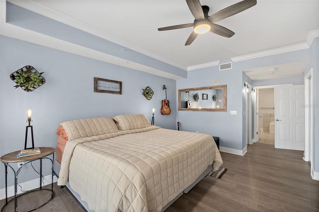 Active With Contract: $569,900 (3 beds, 3 baths, 1980 Square Feet)