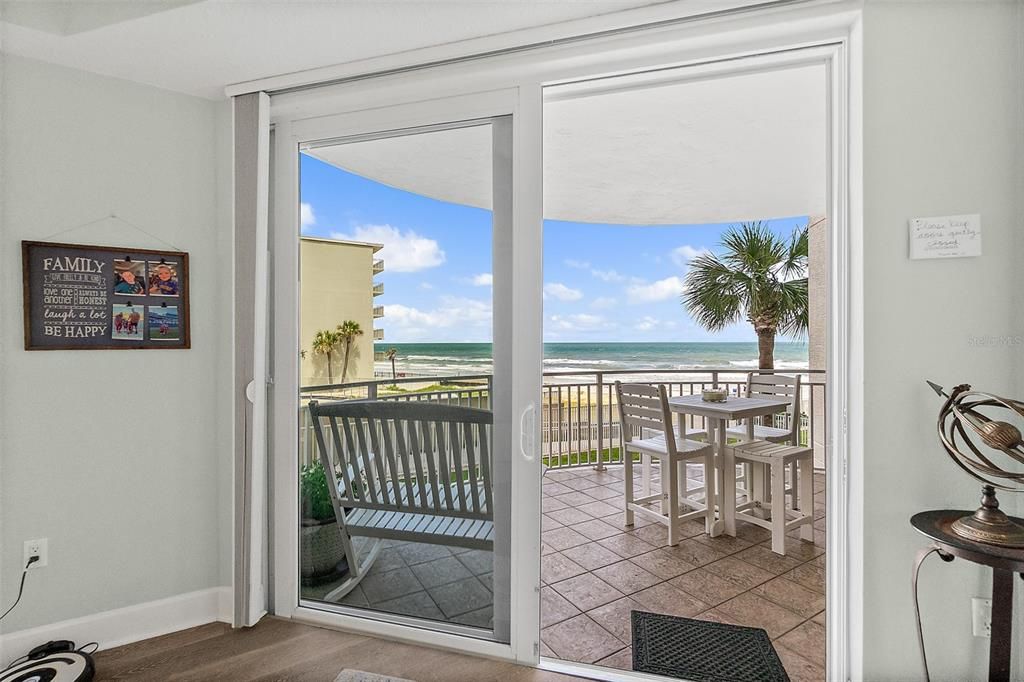 Active With Contract: $569,900 (3 beds, 3 baths, 1980 Square Feet)